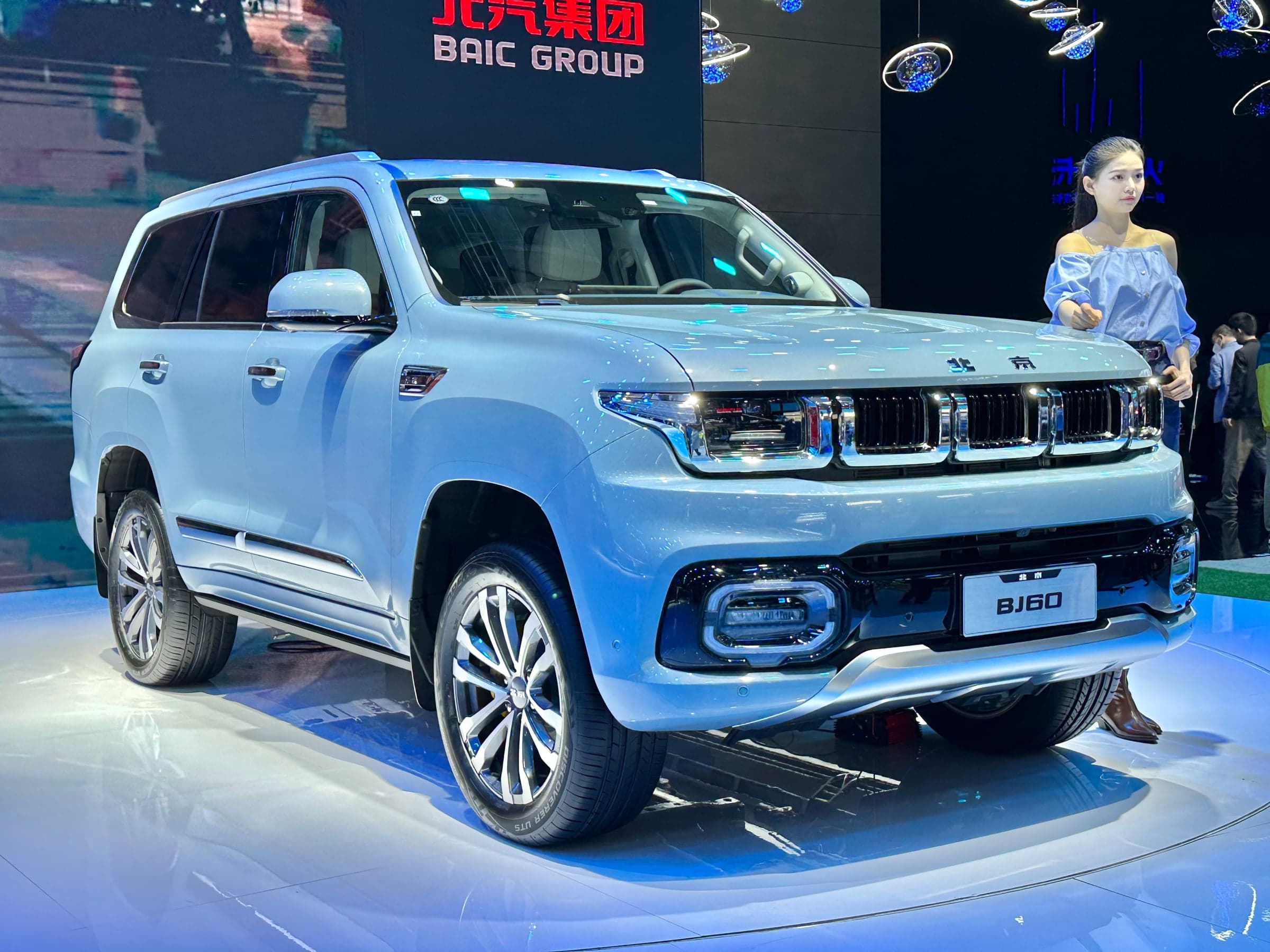 BAIC BJ60 — вид спереди-сбоку (фото модели)