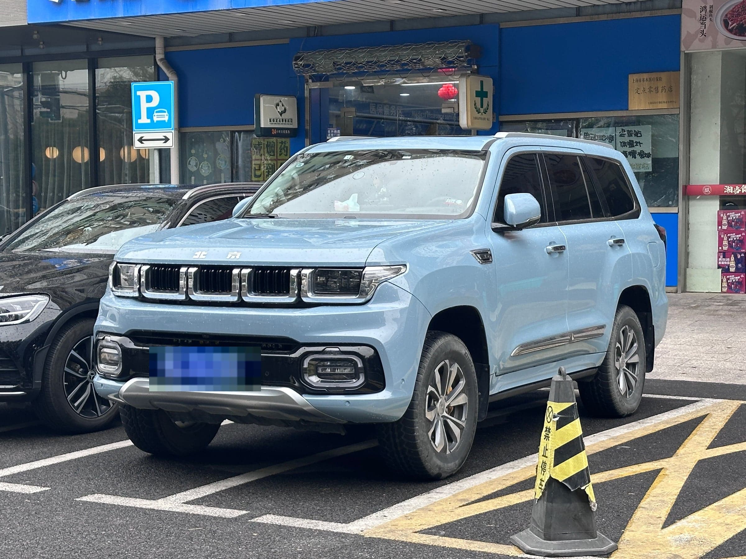 BAIC BJ60 — вид спереди-сбоку (фото модели)