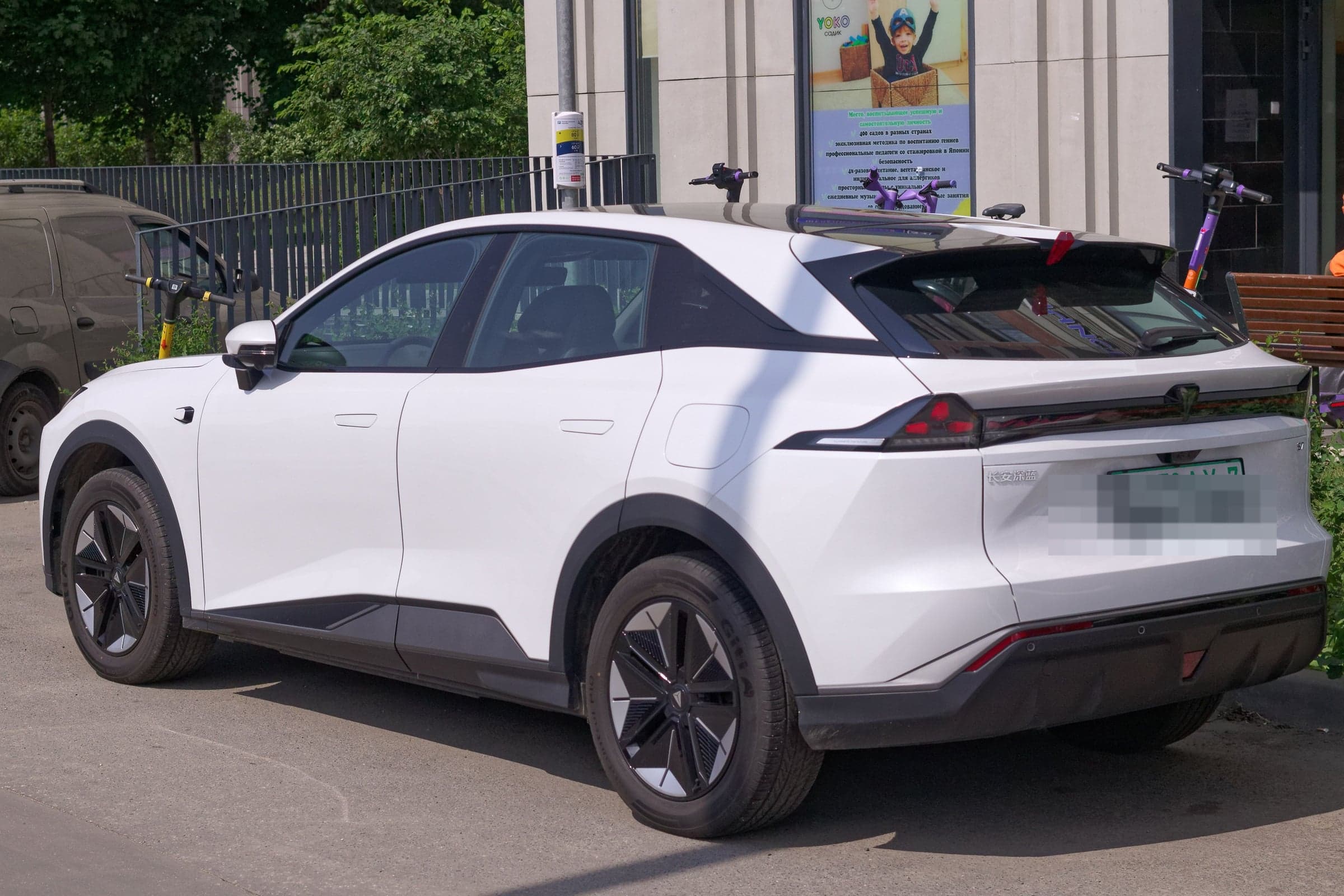 Changan Deepal S07 — вид сзади-сбоку (фото модели)