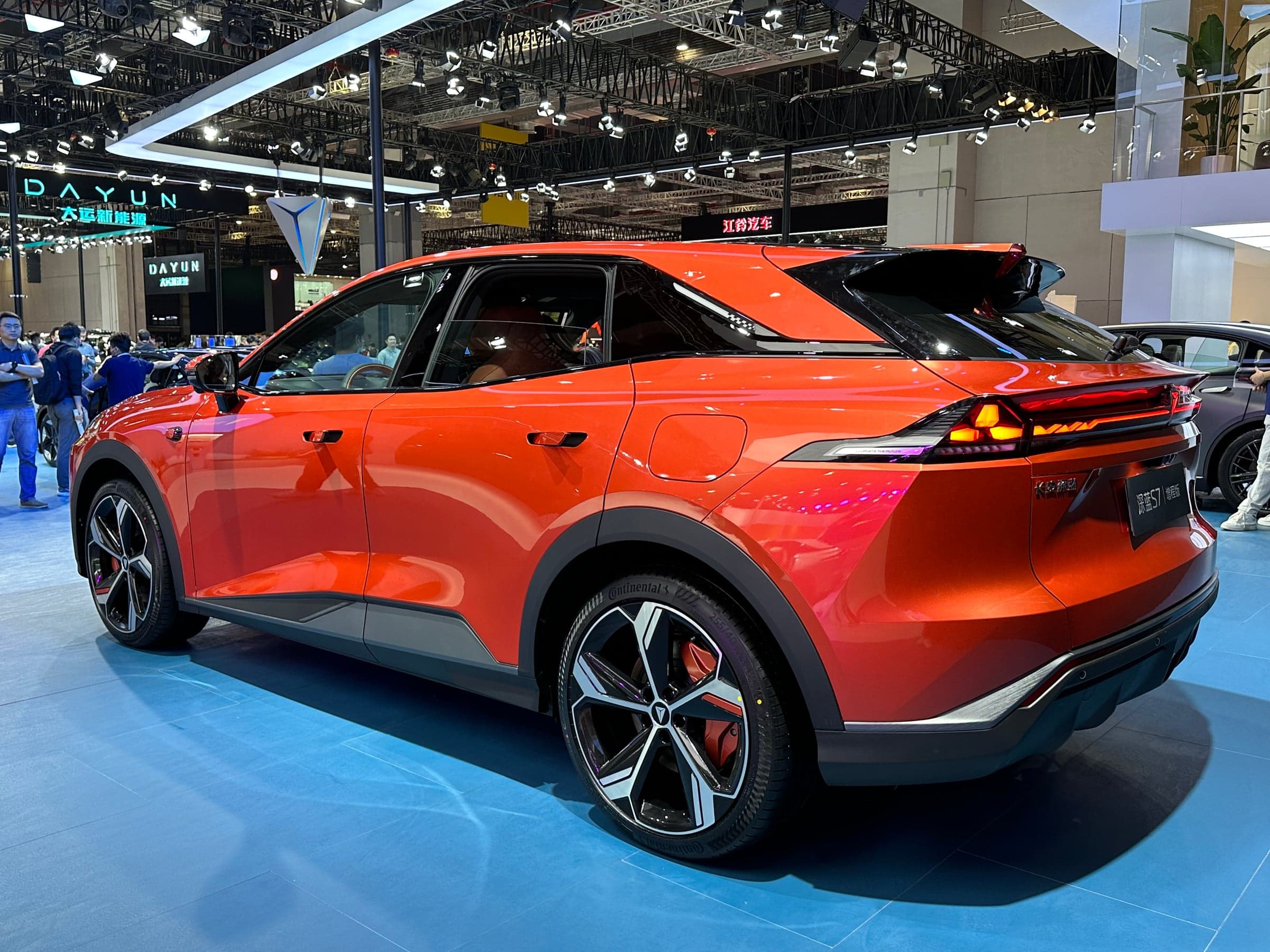 Changan Deepal S07 — вид сзади-сбоку (фото модели)