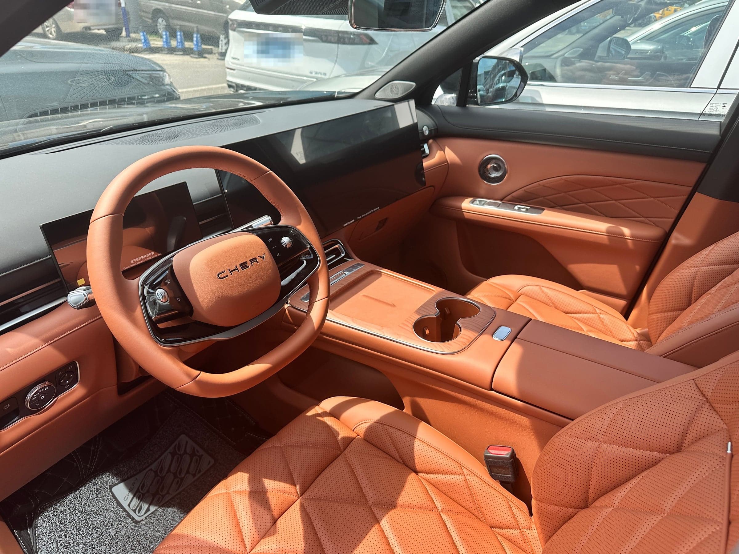Chery Tiggo 9 — салон (фото модели)