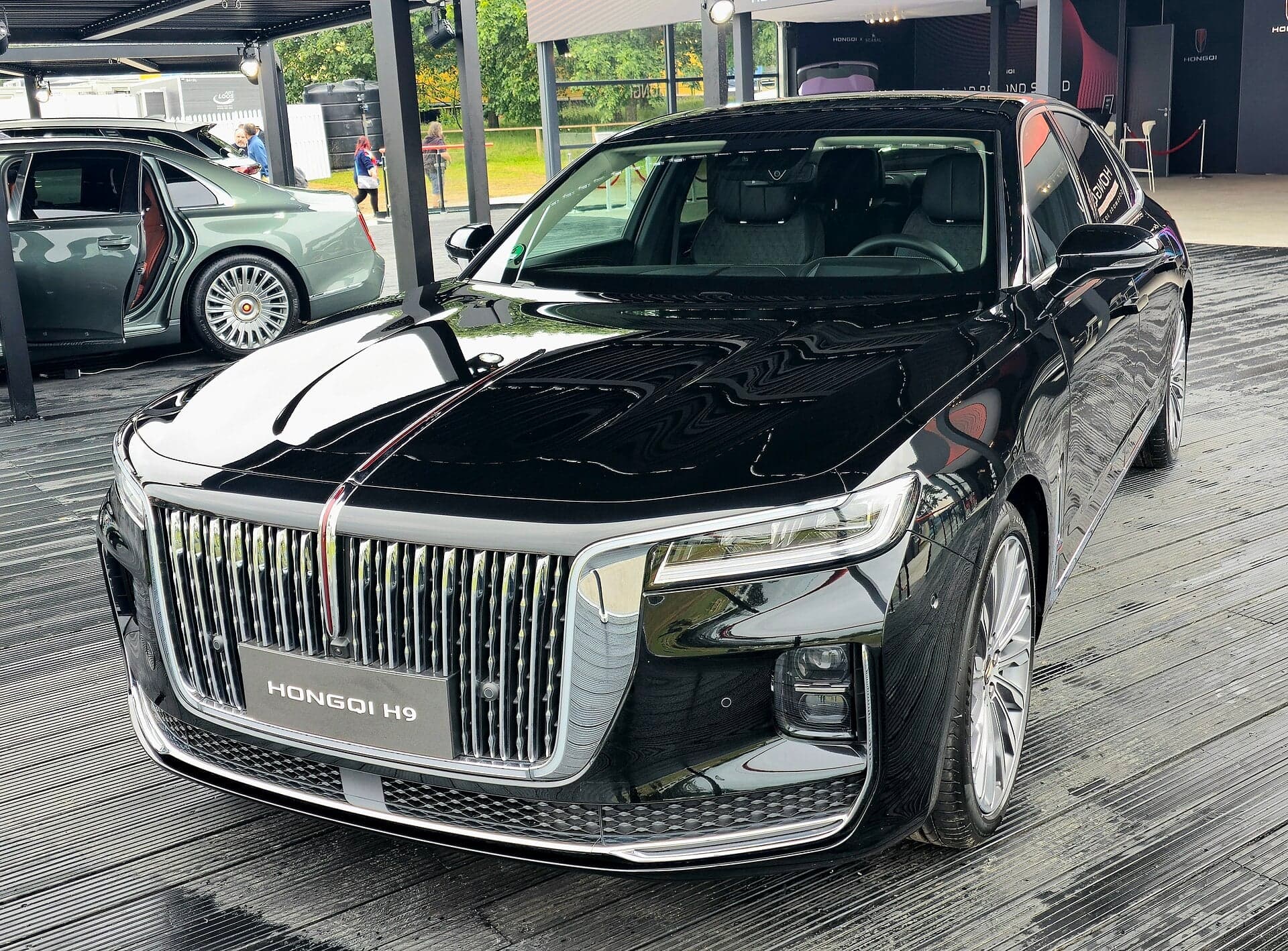 Hongqi H9 — вид спереди (фото модели)