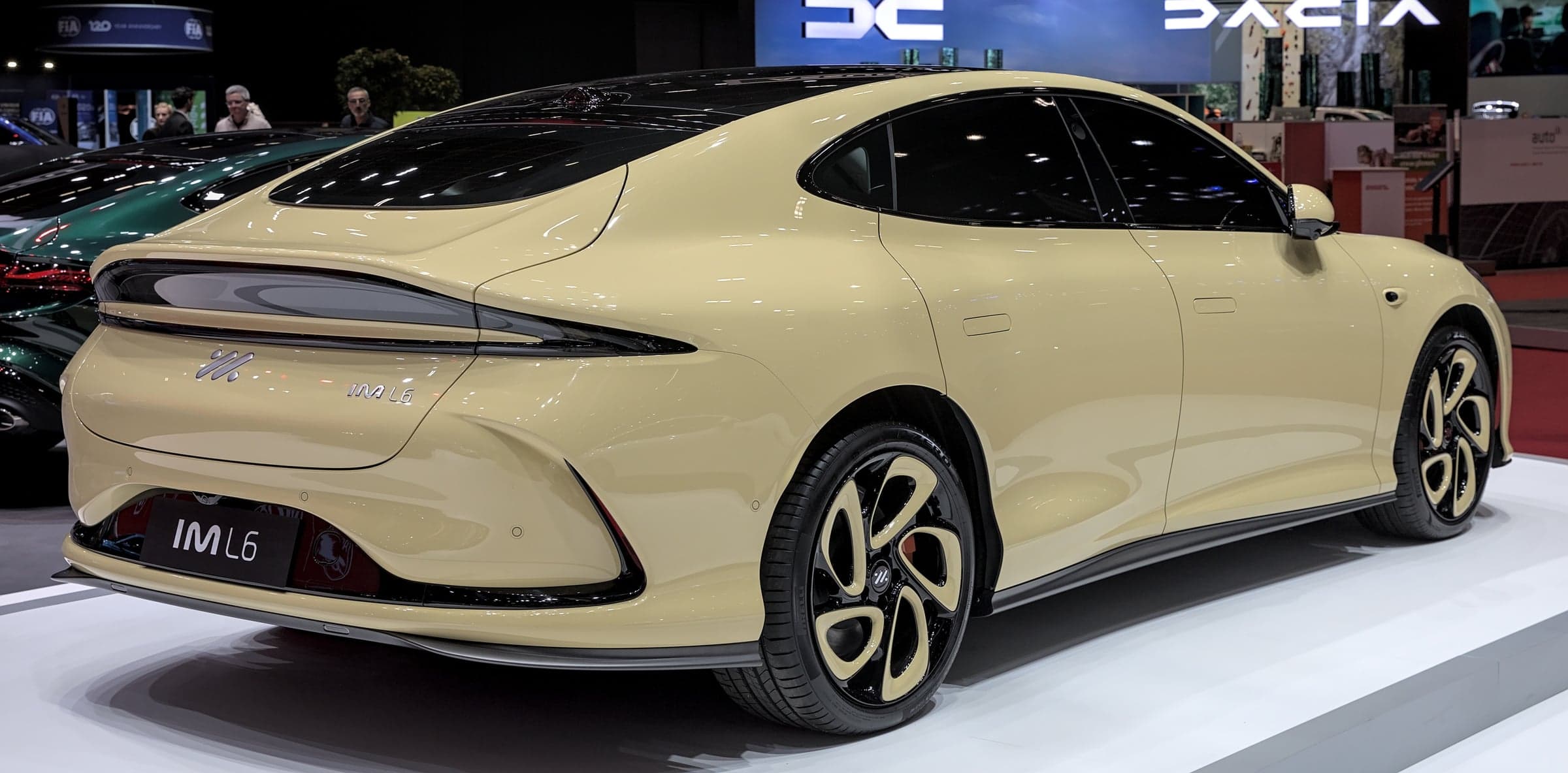 IM Motors L6 — вид сзади-сбоку (фото модели)