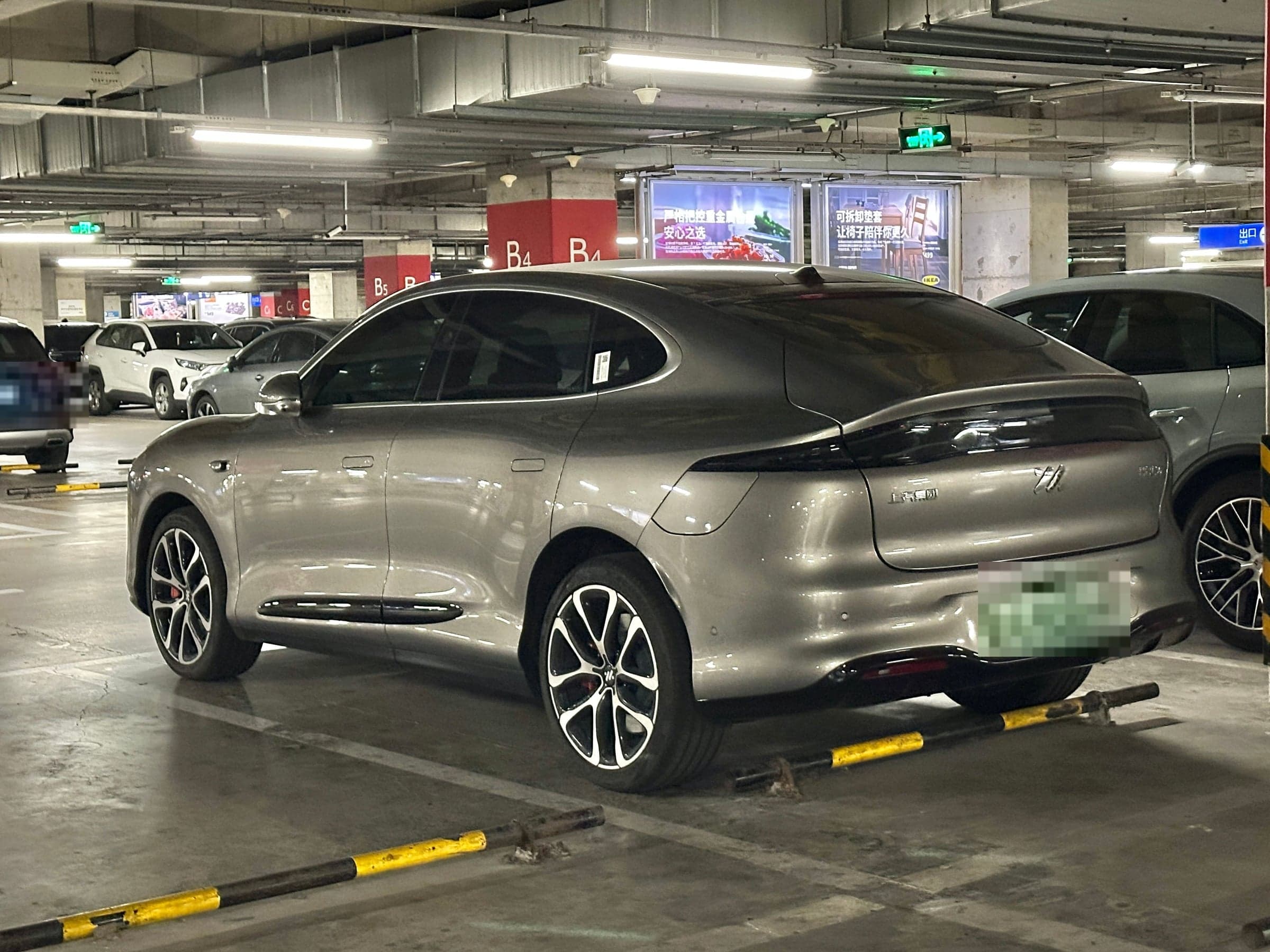 IM Motors LS6 — вид сзади-сбоку (фото модели)