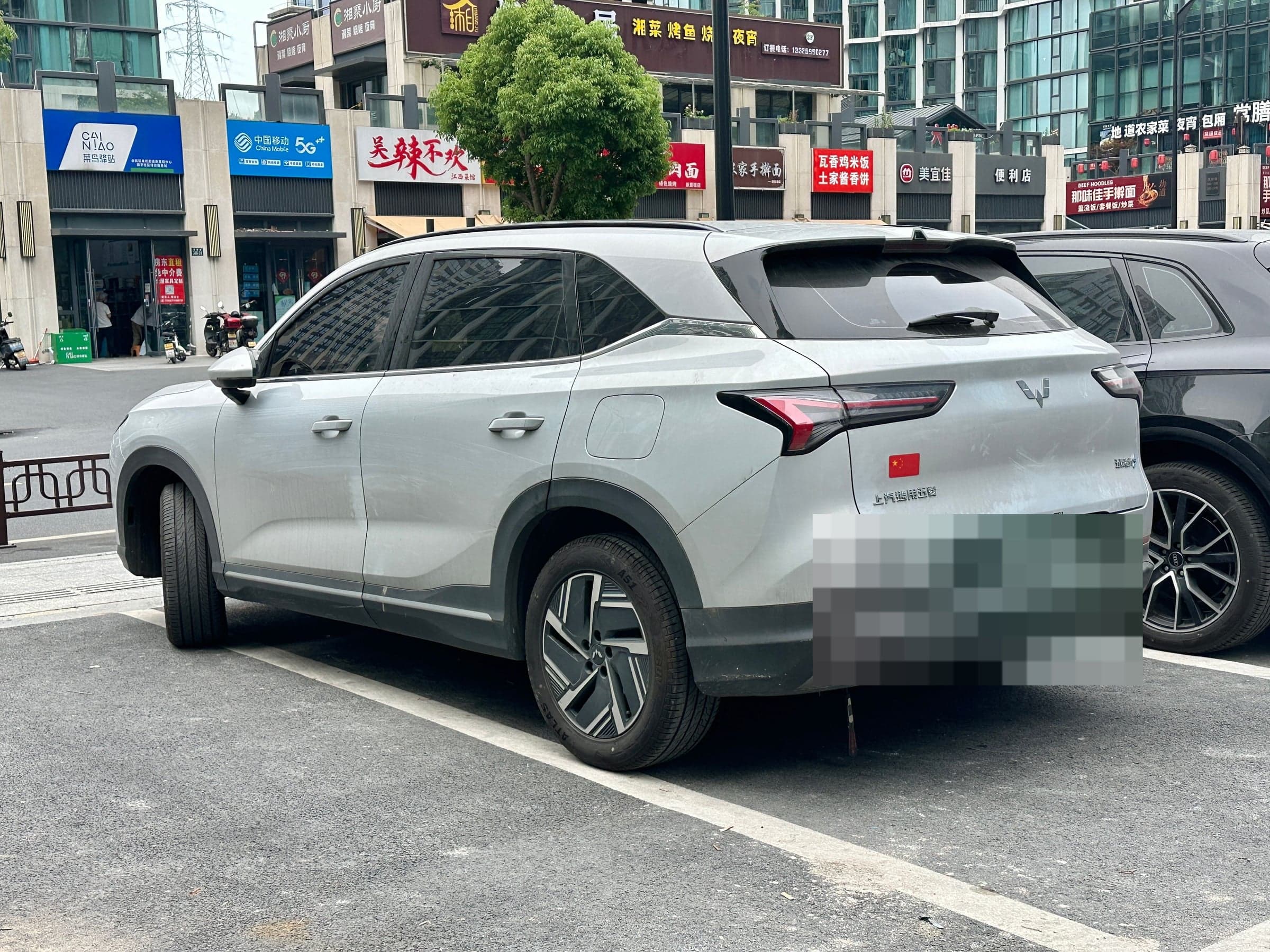Wuling Starlight S — вид сзади-сбоку (фото модели)