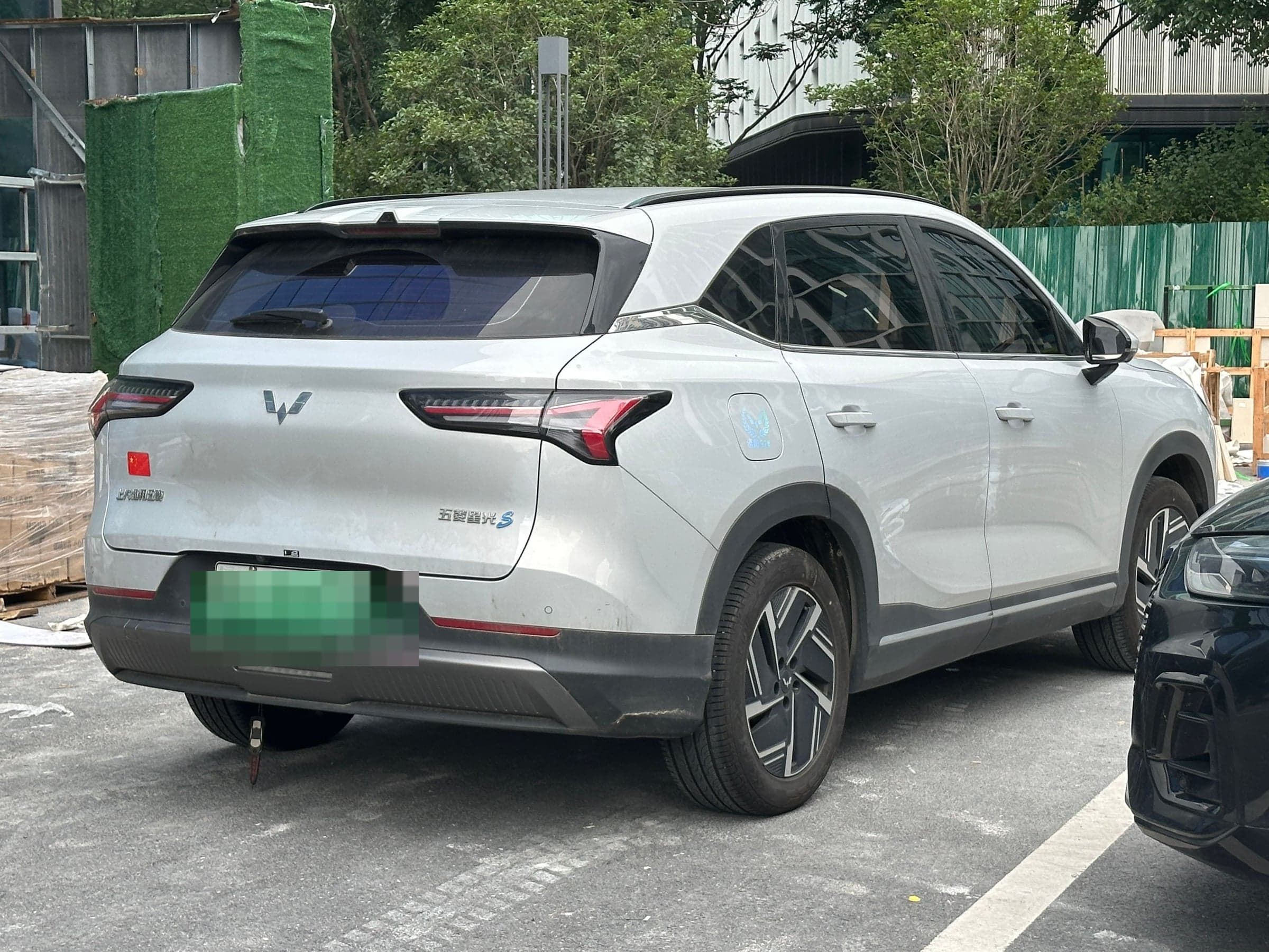 Wuling Starlight S — вид сзади (фото модели)